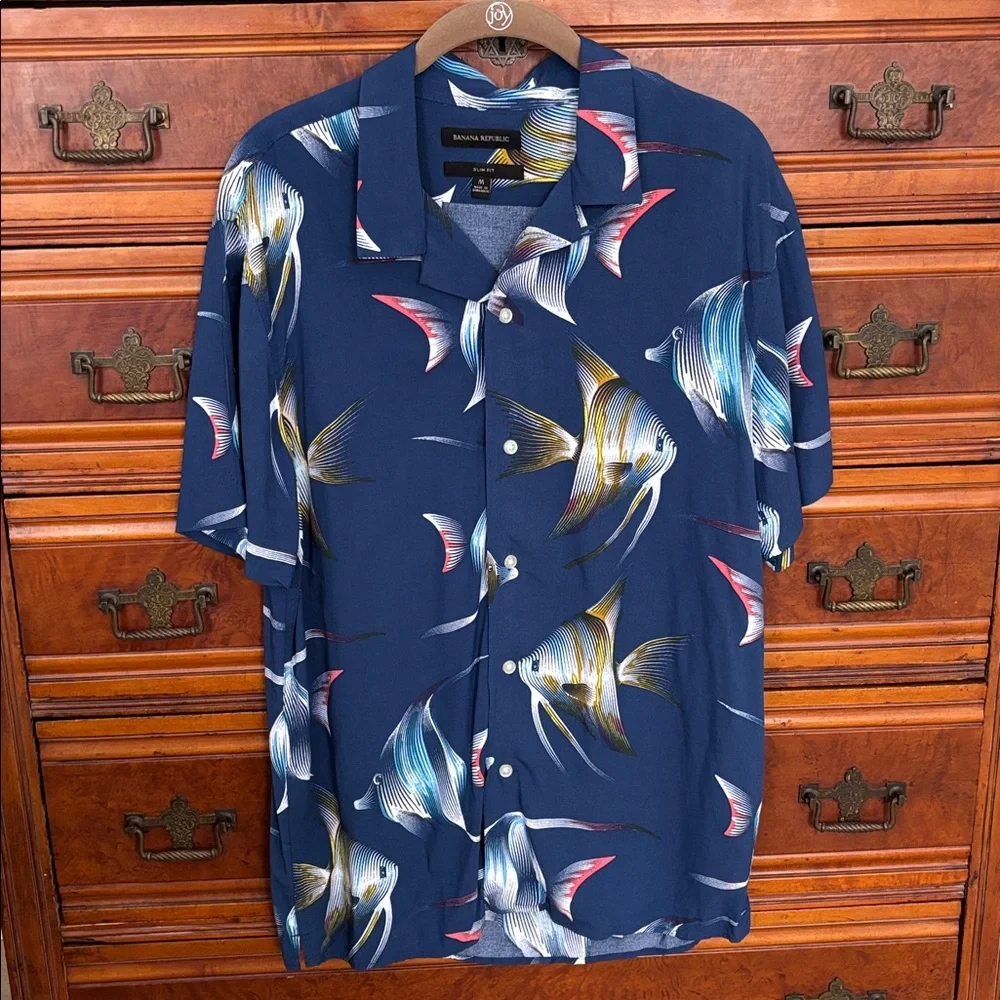 Banana Republic Slim Fit Tropical Fish Print Short Sleeve Shirt SZ M Resort